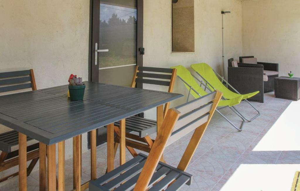 Maison 4 Etoiles Et Studio 3 Etoiles Independants Avec Piscine LʼIsle-sur-la-Sorgue Zewnętrze zdjęcie