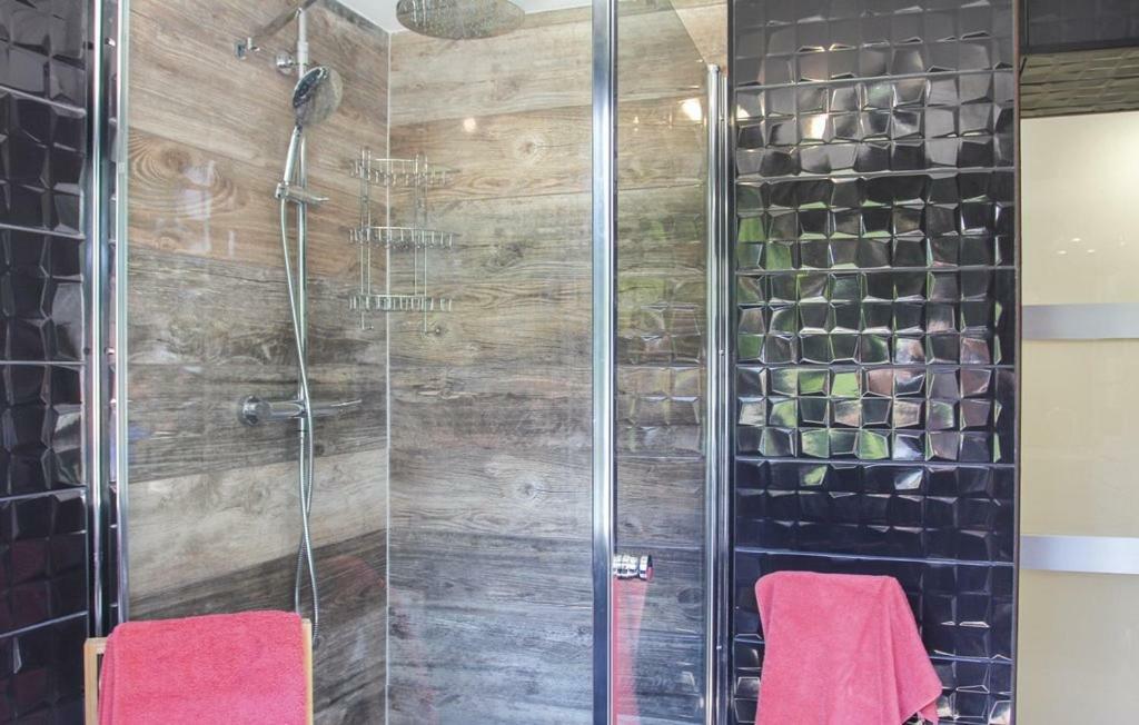 Maison 4 Etoiles Et Studio 3 Etoiles Independants Avec Piscine LʼIsle-sur-la-Sorgue Zewnętrze zdjęcie